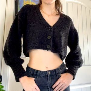 Black 3 button crop sweater